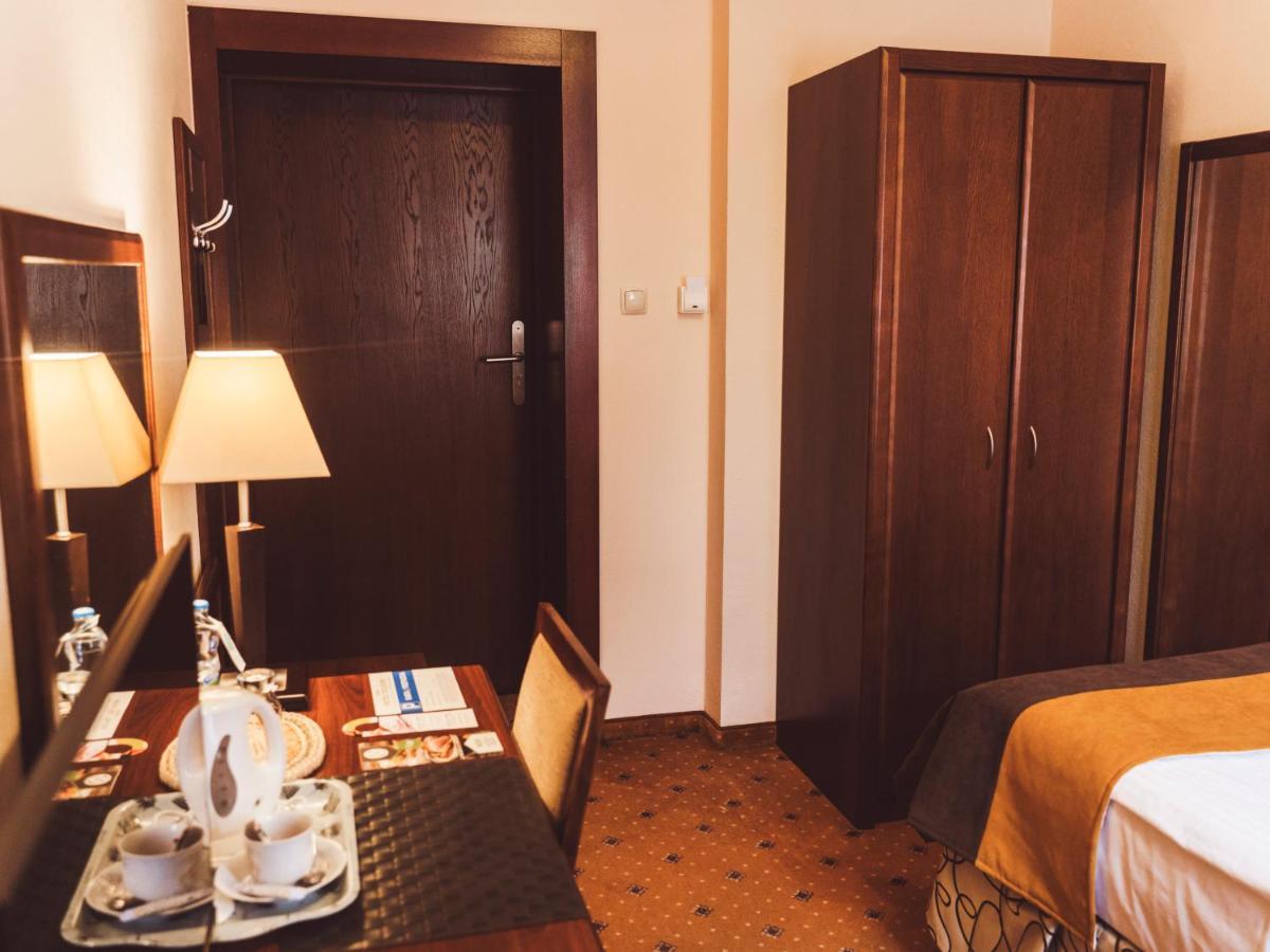 Hotel Osjann Біла Підляська Екстер'єр фото