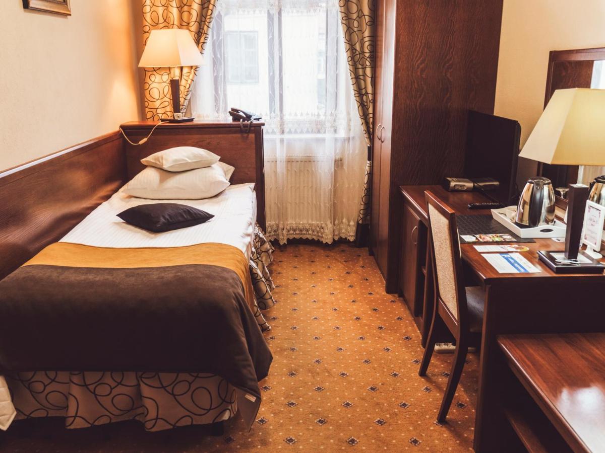 Hotel Osjann Біла Підляська Екстер'єр фото