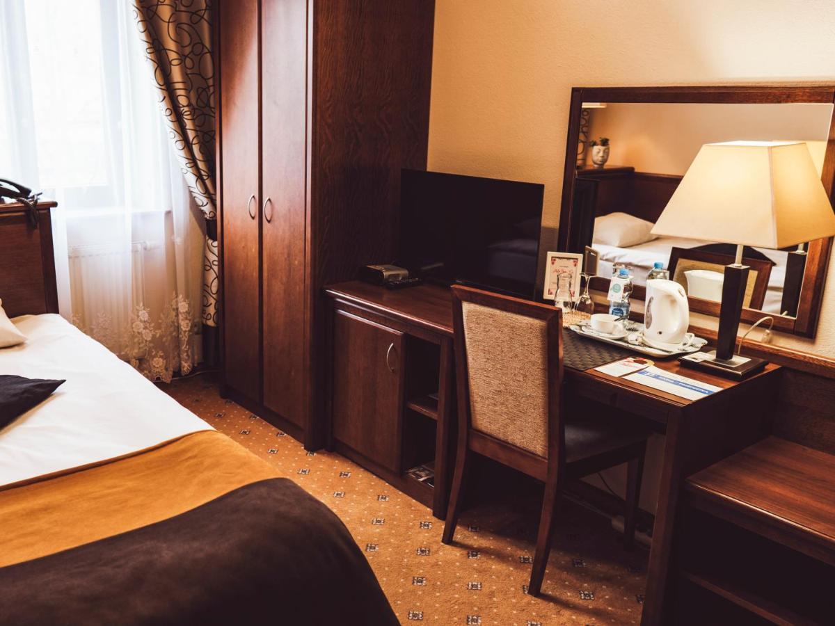 Hotel Osjann Біла Підляська Екстер'єр фото